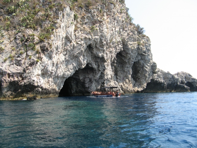 Grotta azzurra da fuori